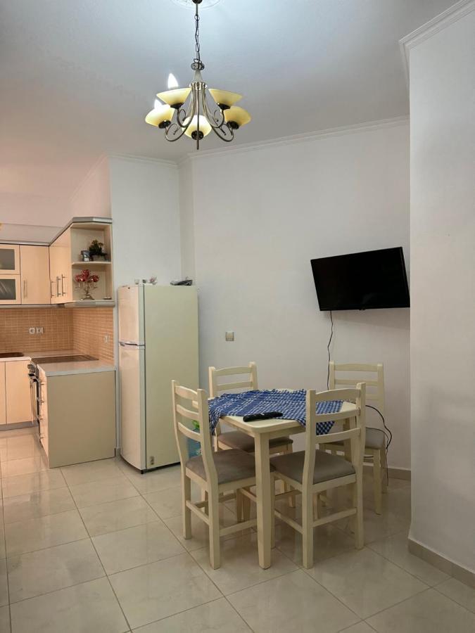 Velis Apartment Sarandë Exterior foto